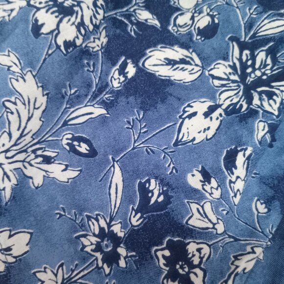 Gap Women's Wrap Top Blouse Cotton Semi Sheer Blue White Floral Cottage Size XS - Picture 4 of 7